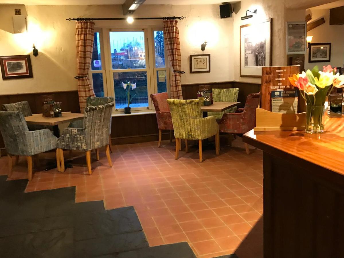 The Walnut Tree Inn Mere Mere  Exterior photo