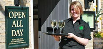 The Walnut Tree Inn Mere Mere  Exterior photo